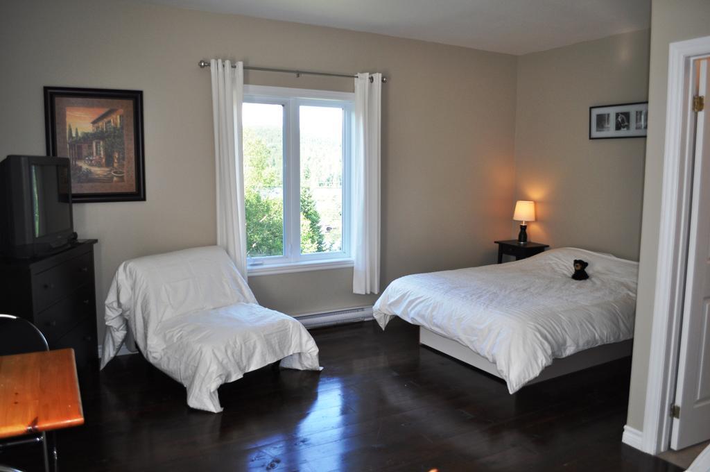 La Taniere De L'Ours Hotel Saint-Donat-de-Montcalm Bilik gambar