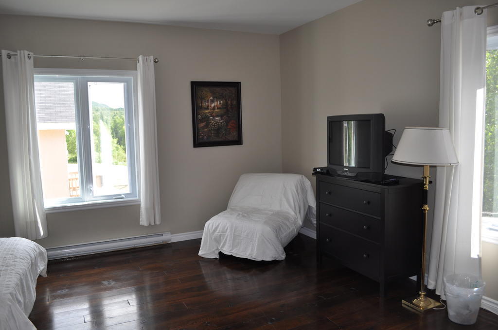 La Taniere De L'Ours Hotel Saint-Donat-de-Montcalm Bilik gambar