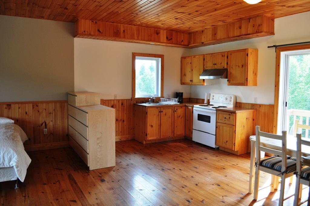 La Taniere De L'Ours Hotel Saint-Donat-de-Montcalm Bilik gambar