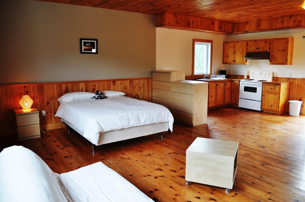 La Taniere De L'Ours Hotel Saint-Donat-de-Montcalm Bilik gambar