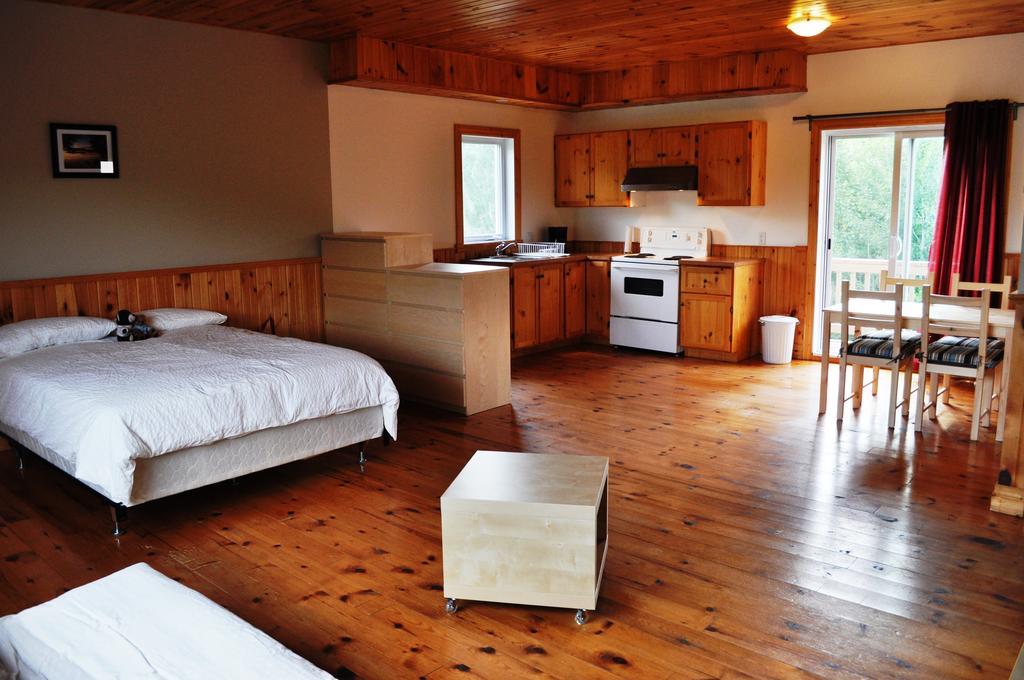 La Taniere De L'Ours Hotel Saint-Donat-de-Montcalm Bilik gambar