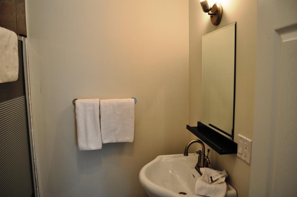 La Taniere De L'Ours Hotel Saint-Donat-de-Montcalm Luaran gambar