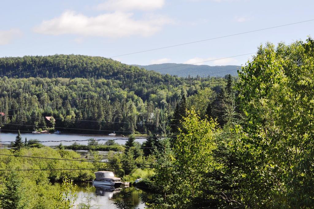 La Taniere De L'Ours Hotel Saint-Donat-de-Montcalm Luaran gambar